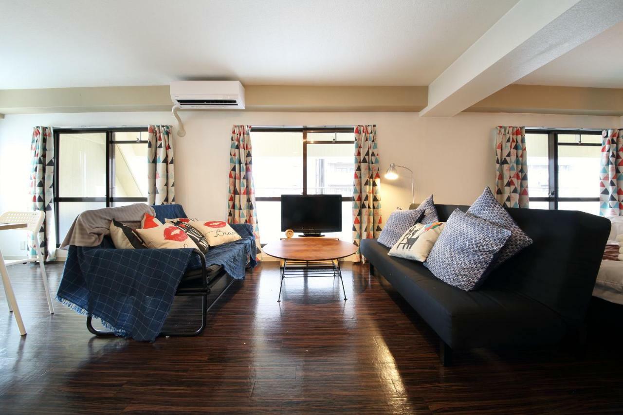 Apartemen 50 m² dengan 1 kamar tidur dan 1 kamar mandi pribadi di Shinsaibashi Osaka Bagian luar foto