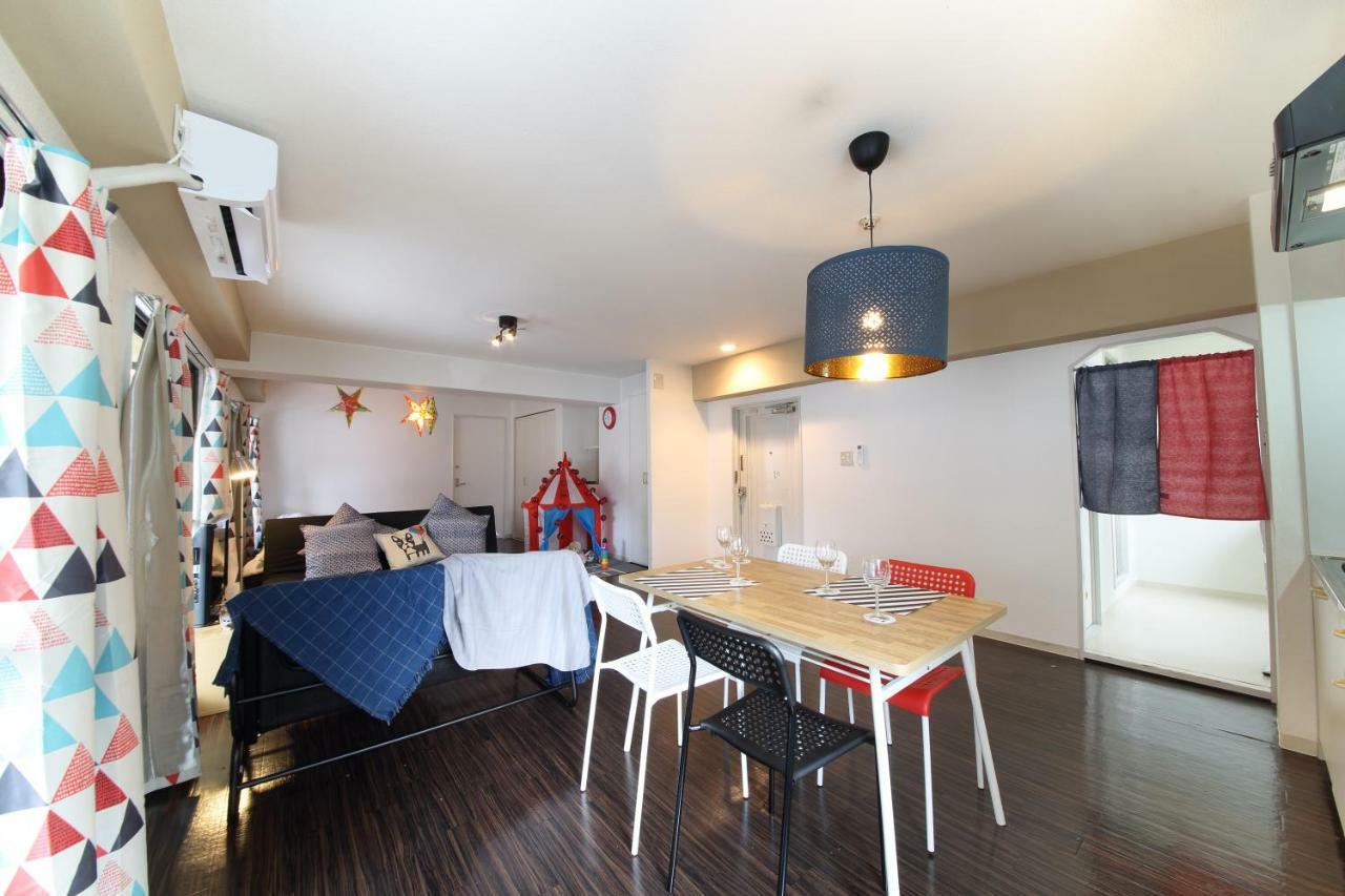 Apartemen 50 m² dengan 1 kamar tidur dan 1 kamar mandi pribadi di Shinsaibashi Osaka Bagian luar foto