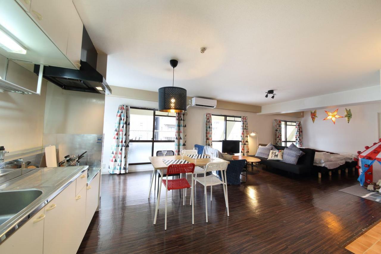Apartemen 50 m² dengan 1 kamar tidur dan 1 kamar mandi pribadi di Shinsaibashi Osaka Bagian luar foto