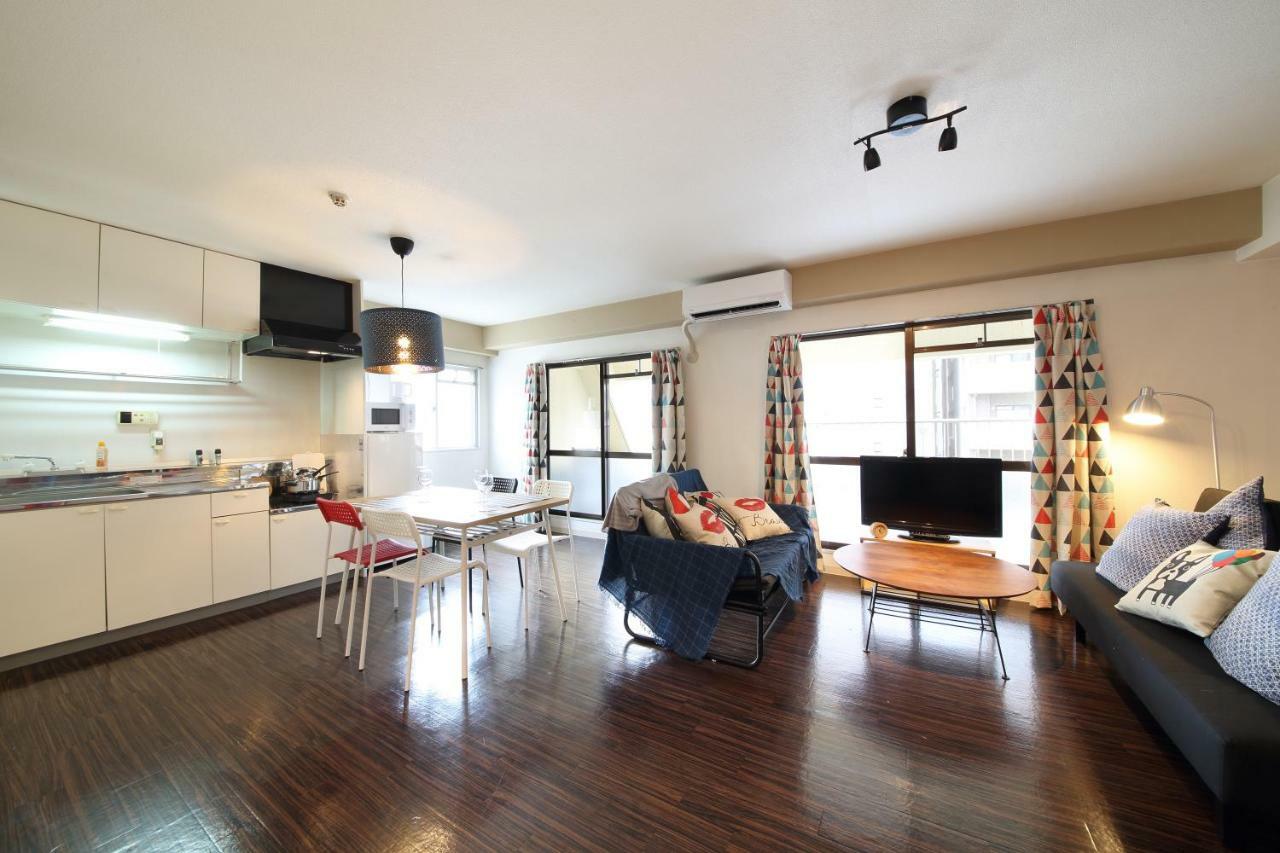 Apartemen 50 m² dengan 1 kamar tidur dan 1 kamar mandi pribadi di Shinsaibashi Osaka Bagian luar foto